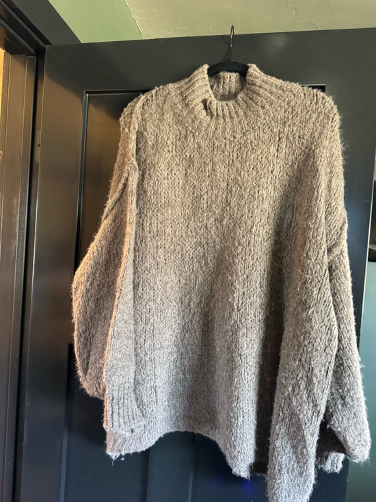 Sweaters - Cozy Chunky Knit Women's Sweater in Taupe